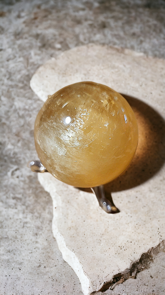 Honigcalcit mit leichter Sternkristallisierung Nr. 1ST